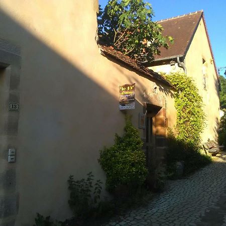 Apartmán L'Atelier Du Chapeau Rouge Souvigny Exteriér fotografie