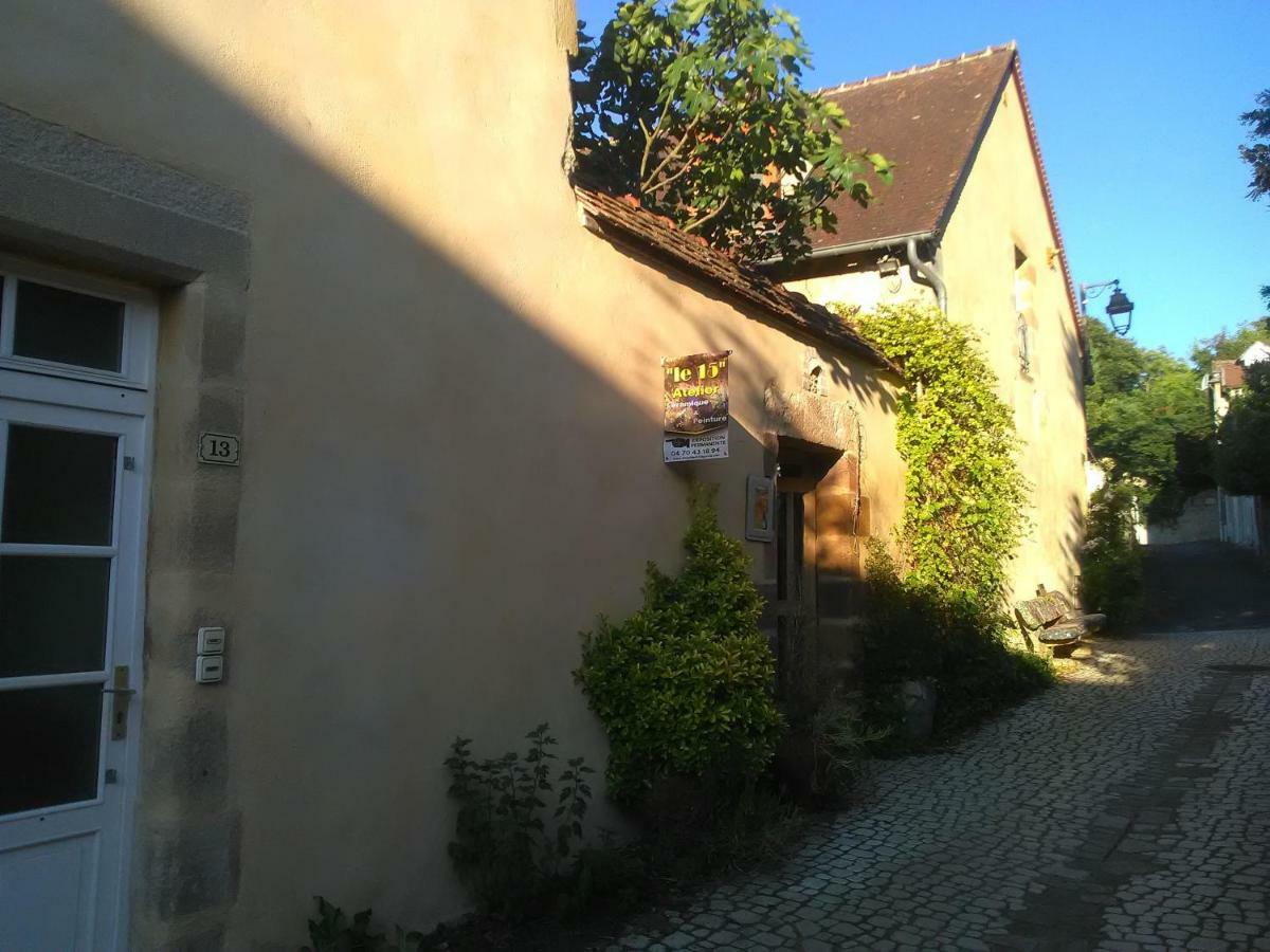 Apartmán L'Atelier Du Chapeau Rouge Souvigny Exteriér fotografie