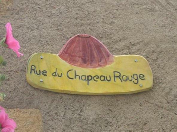 Apartmán L'Atelier Du Chapeau Rouge Souvigny Exteriér fotografie